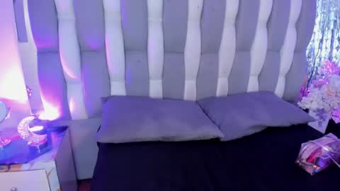 Loren   online show from July 3, 12:32 pm