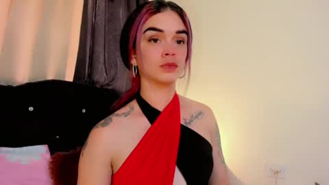 lesly lorena online show from May 30, 7:45 pm