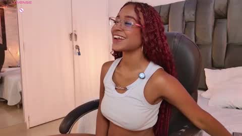 Lorena Vieira  online show from September 23, 8:26 pm