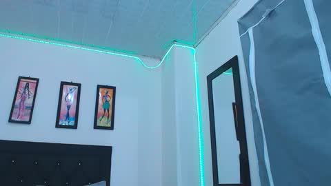 lorenferriso_1 online show from March 7, 8:14 am