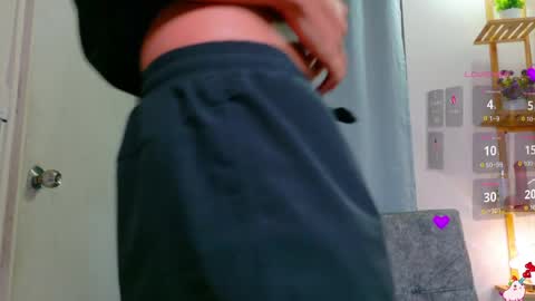 lorenzo_rossii online show from April 7, 12:34 am