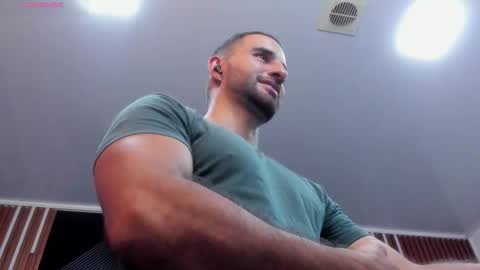  L O R E N Z O  Thumbs Up help  online show from November 6, 6:11 pm