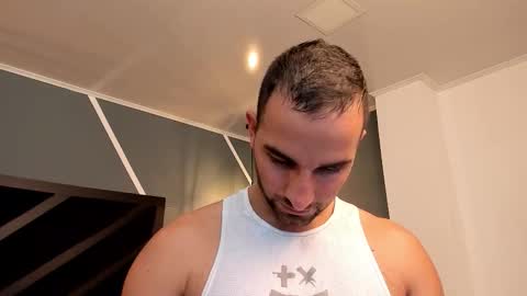  L O R E N Z O  Thumbs Up help  online show from December 17, 6:25 pm