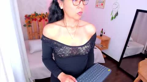 loretta_fraser online show from December 18, 2:01 pm