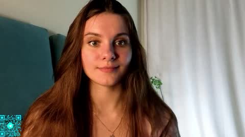 Chloe for Fan BlackHole online show from March 27, 5:25 pm