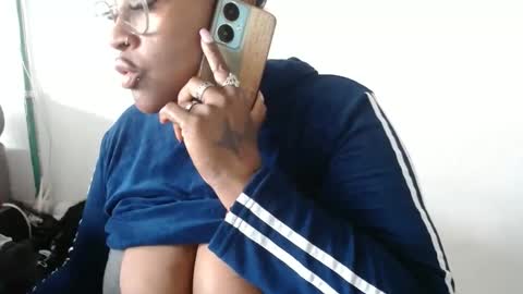Snapshot of loretybighot chatting on February 21, 6:37 pm loretybighot online show from February 21, 6:37 pm