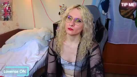 Lori -----------------------------------    online show from April 25, 1:52 pm