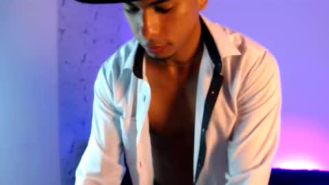 Lorian Vikel  online show from February 6, 5:00 am