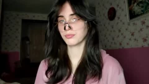 Kira online show from November 18, 3:37 pm