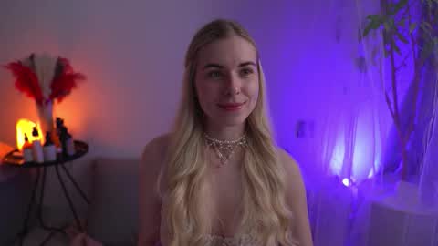 Snapshot of lorrie_love_story chatting on September 26, 9:17 am Lorrie online show from September 26, 9:17 am