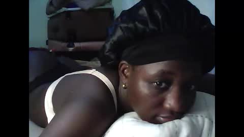 lotty_lavilla online show from April 3, 8:05 pm