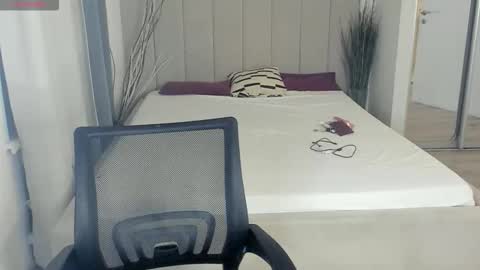 Snapshot of louie_evans chatting on October 21, 9:07 pm louie_evans online show from October 21, 9:07 pm