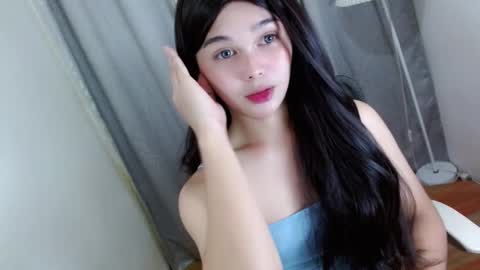 louilalicious online show from October 29, 5:31 am