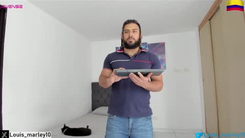 louis_marley_ online show from September 15, 4:30 pm