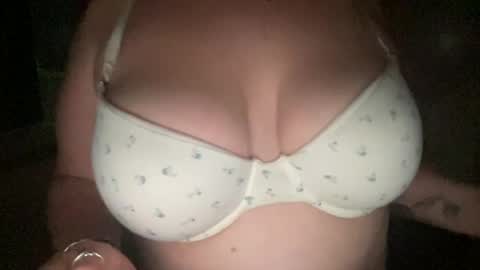 louiseellen online show from August 7, 12:53 am