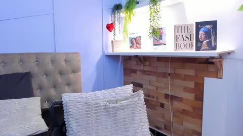 Louren Fox online show from November 11, 4:31 pm