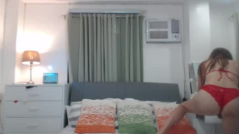 lovablekirsten online show from July 19, 7:22 am