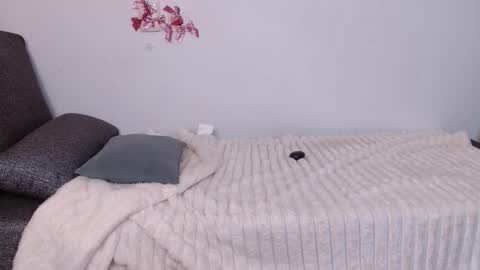 love bella  online show from March 24, 12:16 am