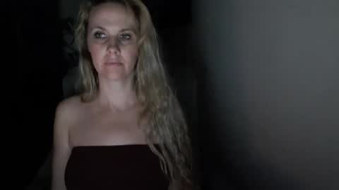 LoVe On  online show from February 18, 1:55 pm