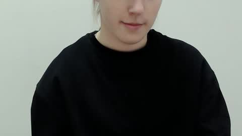 Vivian online show from November 25, 1:43 pm