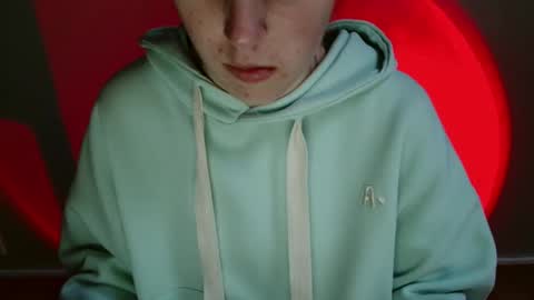 Vivian online show from December 22, 1:18 pm