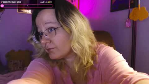 Snapshot of love_you_julia chatting on October 3, 2:53 am love_you_julia online show from October 3, 2:53 am