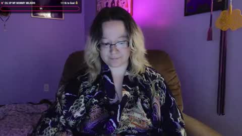 Snapshot of love_you_julia chatting on September 24, 3:35 am love_you_julia online show from September 24, 3:35 am