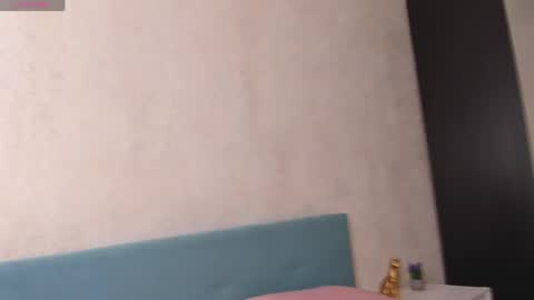 Elisabette online show from April 11, 7:45 am