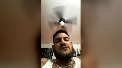 lovehurts282828 online show from June 10, 3:28 am