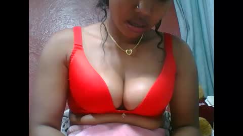 loveinlife750427 online show from October 12, 6:39 am