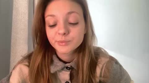 Snapshot of lovelladeboer chatting on October 23, 6:59 am Ella online show from October 23, 6:59 am