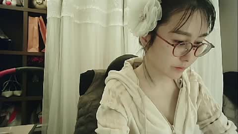 DANA KIM online show from February 11, 5:50 pm