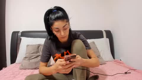 Emma online show from March 11, 9:26 pm