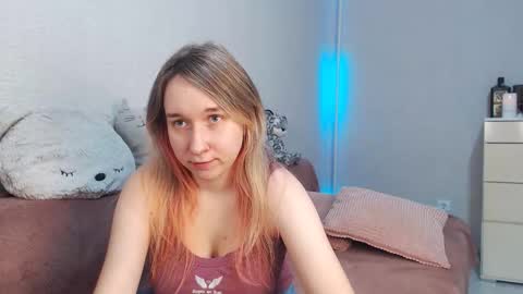 Lovely Hayley online show from December 18, 10:49 pm