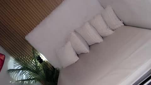   online show from April 16, 6:52 pm