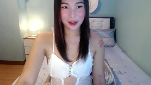Snapshot of lovely_yna444 chatting on January 3, 4:00 am Yna online show from January 3, 4:00 am