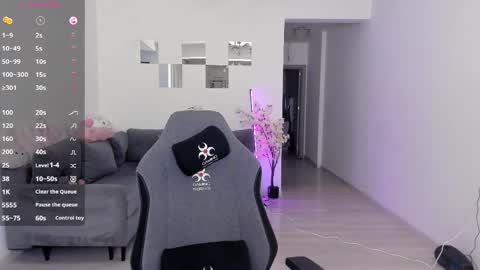 lovelybianca_ online show from April 1, 10:07 pm