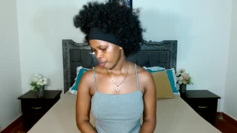 lovelyblackkelly online show from June 17, 5:01 am