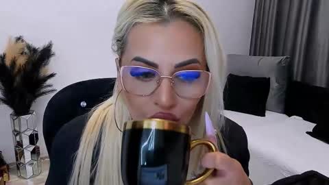 PrAllinXXXa online show from October 27, 12:10 am