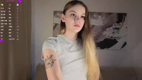 lovelygracee online show from October 24, 2:07 pm