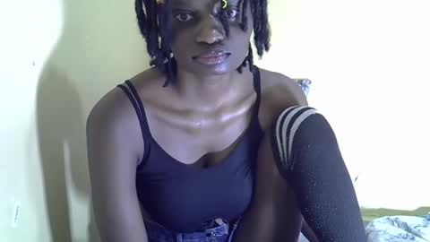 Snapshot of lovelymee2 chatting on September 28, 9:35 pm lovelymee2 online show from September 28, 9:35 pm