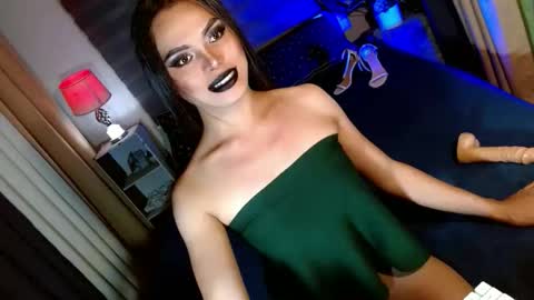 lovelymiss_shyna11 online show from September 25, 10:00 am