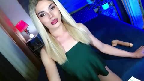 lovelymiss_shyna11 online show from September 9, 9:09 am