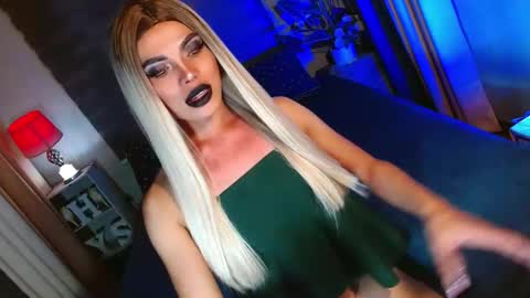 lovelymiss_shyna11 online show from October 7, 9:05 am