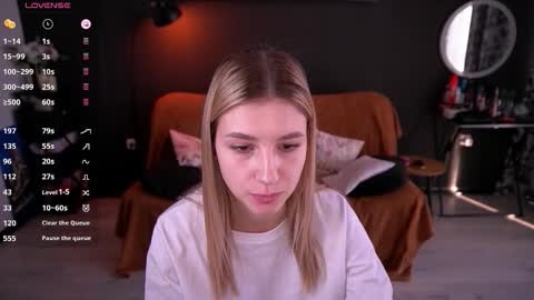 Anna online show from February 3, 1:37 pm