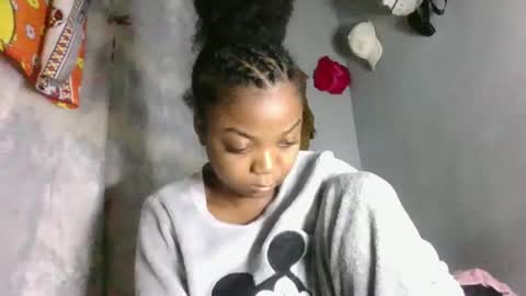 lovemarie08 online show from April 13, 12:48 am