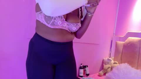 L O V E  online show from March 19, 12:21 pm