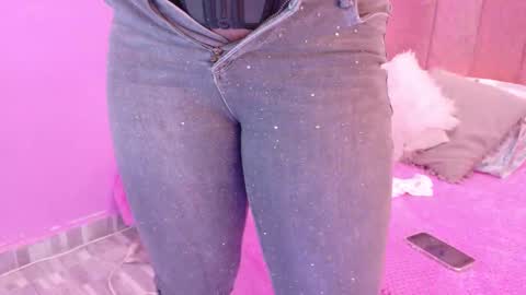 L O V E  online show from March 6, 12:04 pm