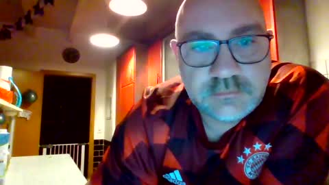 lover010983 online show from February 15, 5:09 am