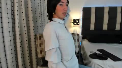 loverisu online show from November 19, 10:19 pm